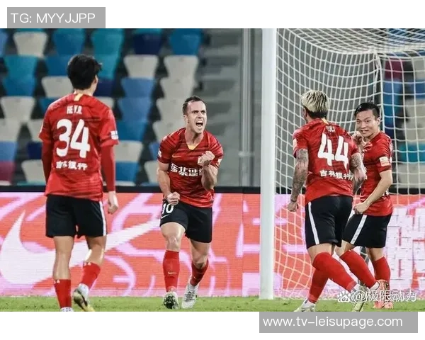 新赛季中超联赛成了各队填补阵容漏洞的竞技场